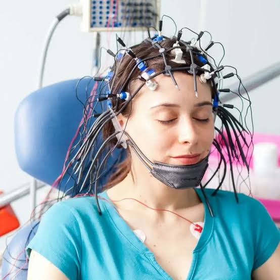 What Happens During an EEG Test and When Is It Needed? 4 How long does an EEG take
